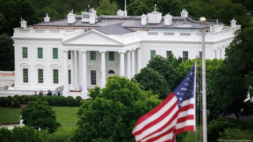 العراق يرحب بالمبادرة التي أطلقها ترامب لإنهاء الحرب في غزة