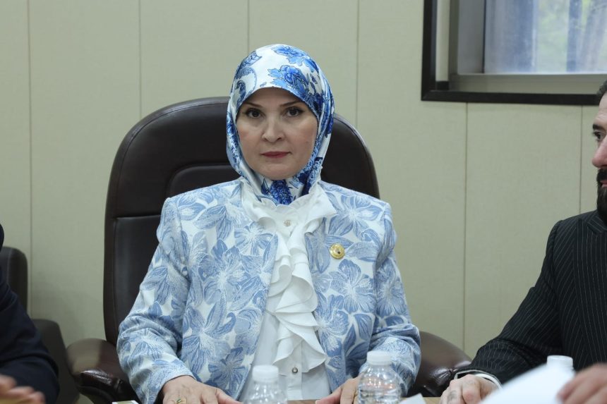 النائب سميعة الغلاب: قرار الدور الثالث جاء ليخفف معاناة الطلبة من نقص الابنية والمستلزمات الدراسية