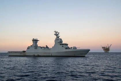 البحرية الإسرائيلية تعترض سفن أسطول الصمود وتحذرها من مواصلة الإبحار نحو سواحل غزة