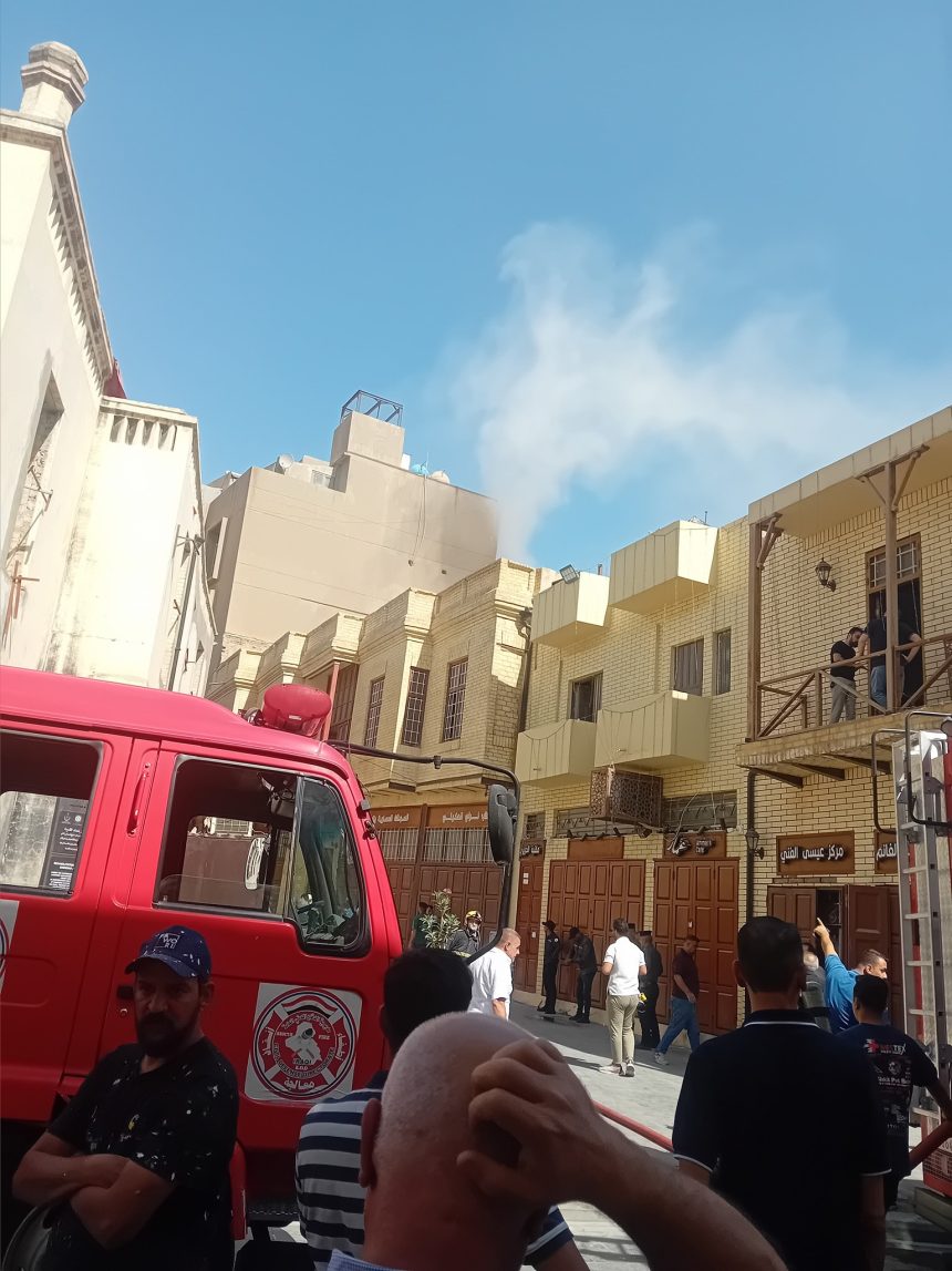 انقاذ 7 عمال والسيطرة على حريق في مخزن للقرطاسية بشارع المتنبي وسط بغداد