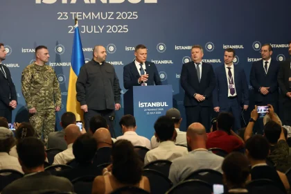 روسيا واكرانيا تتبادلان 185 اسيرًا بموجب اتفاقية اسطنبول