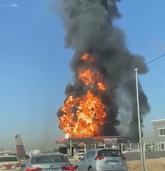 بالفيديو.. اندلاع حريق كبير داخل محطة وقود في أربيل