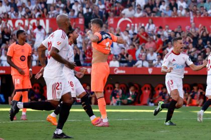 برشلونة يسقط امام اشبيلية برباعية في الليغا