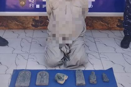 اعتقال متاجر بالاثار بحوزته 18 قطعة اثرية غربي بغداد