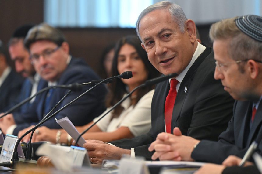 المعارضة الإسرائيلية تتفق على إسقاط حكومة نتنياهو ودعم خطة ترامب