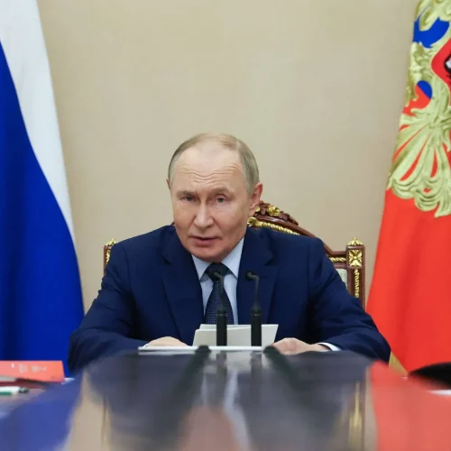 الرئيس الروسي: إيران تبدي استعدادًا لحل أزمة البرنامج النووي