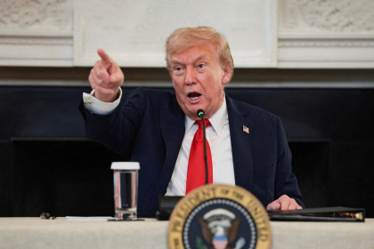 ترامب: إيران تريد العمل على إحلال السلام وسنعمل معها على ذلك