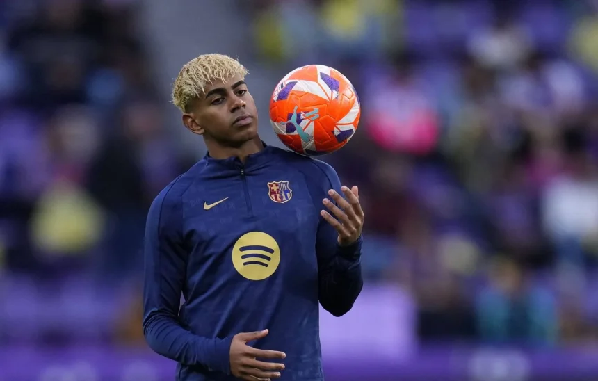 لامين يامال يهدد برشلونة: فليك ليس عادلاً وباريس جاهز