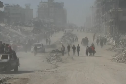 بالفيديو.. النازحون في غزة يعودون إلى منازلهم وسط الركام