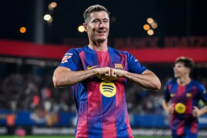 برشلونة يحسم مستقبل مهاجمه ليفاندوفسكي: لا تجديد