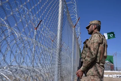 مقتل 58 جنديًا باكستانيًا في اشتباكات حدودية مع القوات الأفغانية