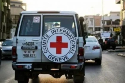 الصليب الأحمر يعلن بدء إطلاق سراح الدفعة الأولى من الأسرى الإسرائيليين