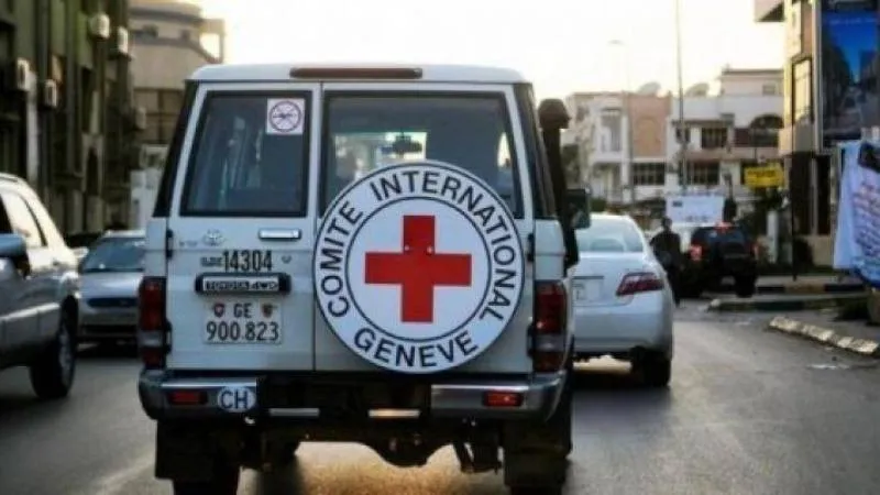 الصليب الأحمر يعلن بدء إطلاق سراح الدفعة الأولى من الأسرى الإسرائيليين