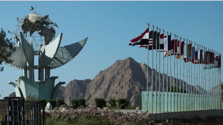 انطلاق قمة "شرم الشيخ" بشأن السلام في غزة