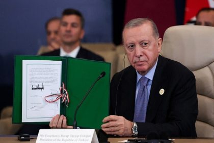 "الثمن سيكون باهظا".. أردوغان يُحذّر إسرائيل بعد توقيع "اتفاق السلام" في شرم الشيخ