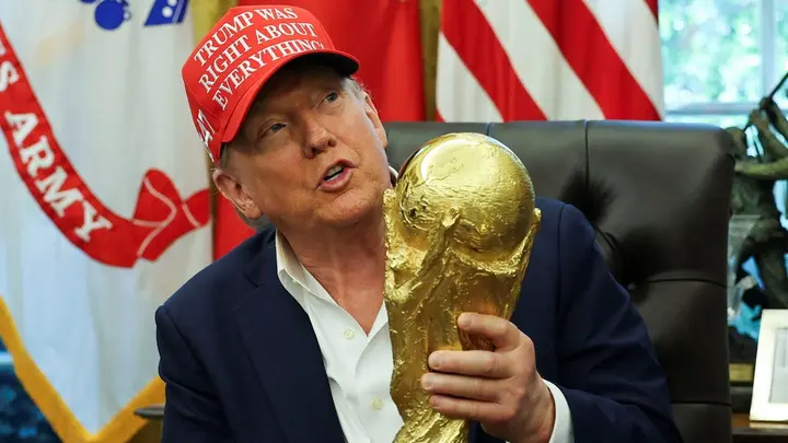 ترامب يهدد بنقل منافسات كأس العالم والأولمبياد من بوسطن ولوس أنجلوس