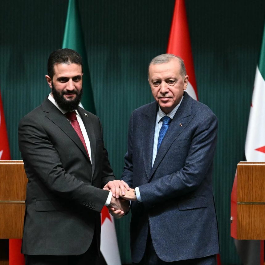 "بلومبيرغ": تركيا تخطط لتزويد سوريا بالأسلحة وتسعى لاتفاق أوسع بشأن الأكراد