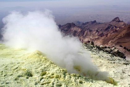 باحثون: استيقاظ بركان "تفتان" الإيراني بعد سُبات دام أكثر من 700 ألف عام