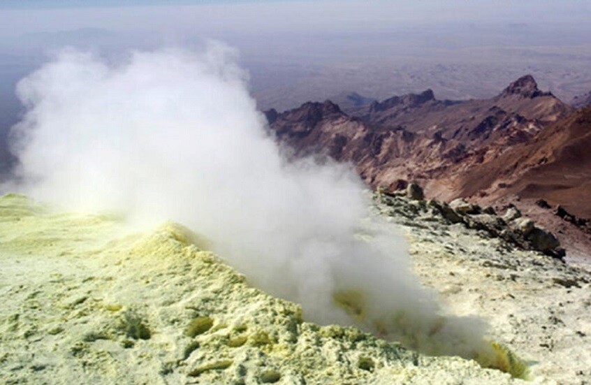 باحثون: استيقاظ بركان "تفتان" الإيراني بعد سُبات دام أكثر من 700 ألف عام