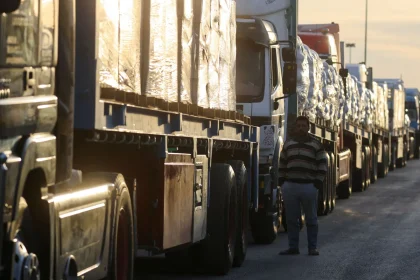 غزة: دخول 986 شاحنة مساعدات فقط منذ بدء وقف إطلاق النار وسط تحذيرات من تفاقم الأزمة الإنسانية