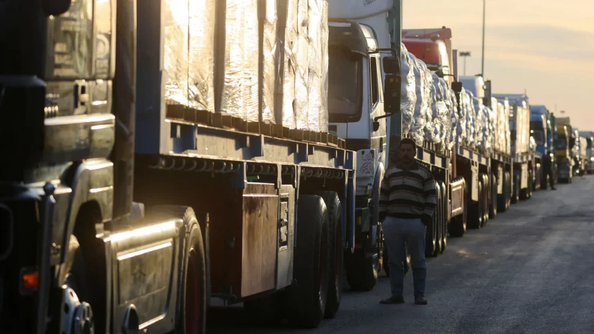 غزة: دخول 986 شاحنة مساعدات فقط منذ بدء وقف إطلاق النار وسط تحذيرات من تفاقم الأزمة الإنسانية