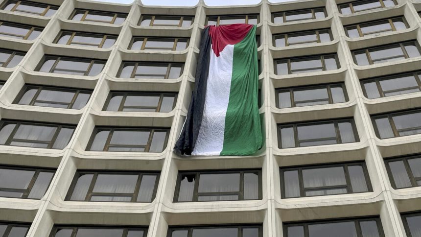 استطلاع: معظم الأمريكيين يؤيدون اعتراف الولايات المتحدة بدولة فلسطينية