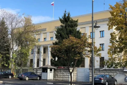 اعلام روماني: اعتقال مخمور حاول اقتحام السفارة الروسية بسيارته في بوخارست