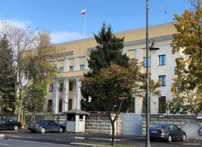 اعلام روماني: اعتقال مخمور حاول اقتحام السفارة الروسية بسيارته في بوخارست