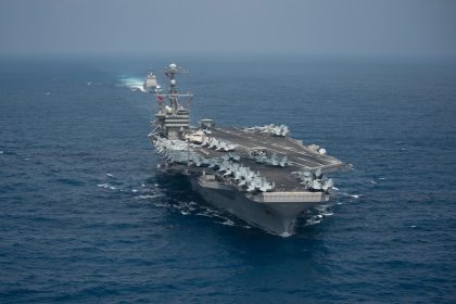 الجيش الأمريكي ينشر حاملة طائرات في أمريكا الجنوبية بسبب التوترات مع فنزويلا