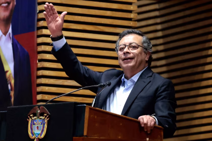 الرئيس الكولومبي رداً على العقوبات الأميركية: لن أتراجع خطوة واحدة ولن أركع أبداً