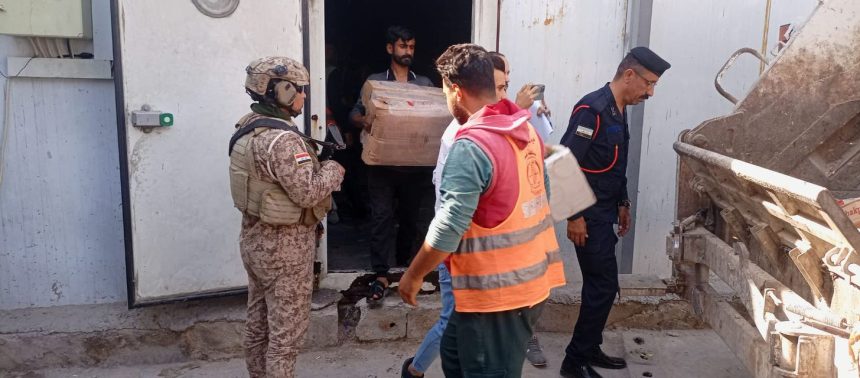 بغداد.. تنفيذ حملة أمنية واعتقال مخالفين لشروط الإقامة وضبط أسلحة في معسكر الرشيد