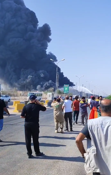 النفط تعلن وفاة موظف وإصابة 4 آخرين بحريق مستودع (زبير 1)