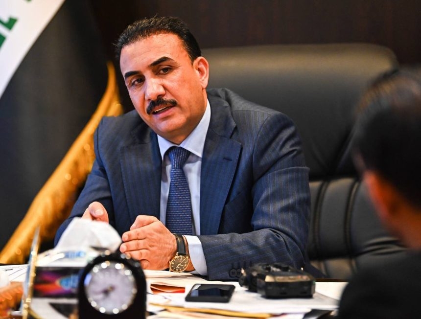 محكمة تحقيق الرمادي تصدر قرار استقدام لوزير التربية للتحقيق بتهمة التزوير.. وثيقة