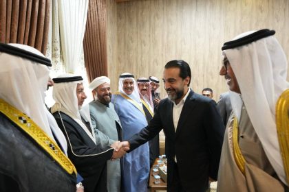 ضمن جولته في أقضية غرب الأنبار.. الرئيس الحلبوسي يزور عددًا من المضايف