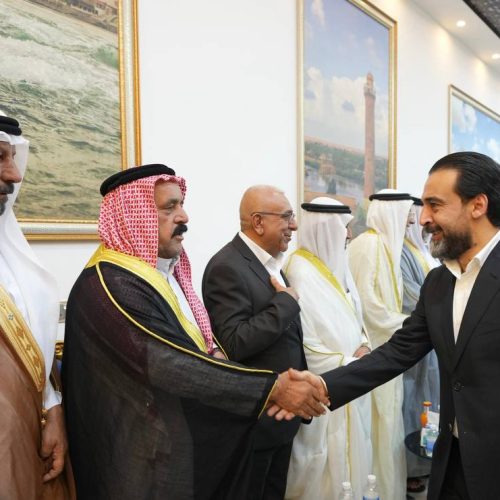 ضمن جولته في أقضية غرب الأنبار.. الرئيس الحلبوسي يزور عددًا من المضايف