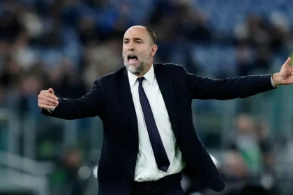 يوفنتوس يقيل مدربه تودور