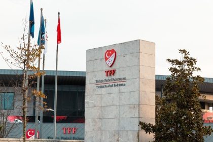 "لطخوا شرف الكرة التركية".. الاتحاد التركي يوقف 149 حكماً مراهناً على المباريات