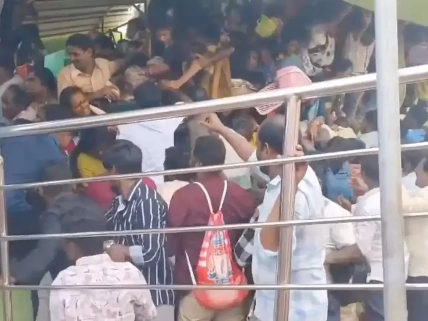 الهند.. مصرع 10 أشخاص على الأقل في تدافع داخل معبد هندوسي