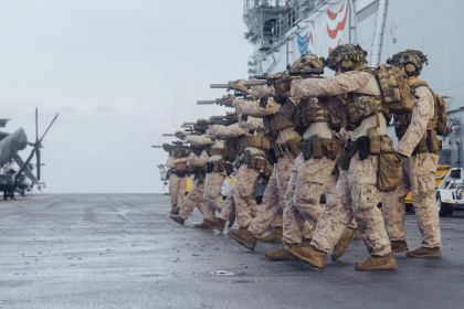 واشنطن بوست: الولايات المتحدة تنشر 16 ألف جندي في البحر الكاريبي قرب فنزويلا