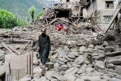 عشرات القتلى ومئات المصابين والمفقودين جراء زلزال شمال أفغانستان