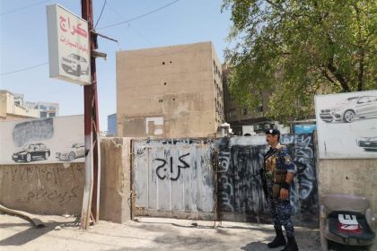 ضمن حملة واسعة لتنظيم الساحات.. إغلاق ١٦ كراجاً مخالفاً وإلقاء القبض على المتجاوزين