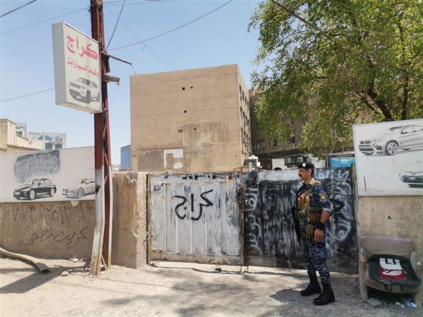 ضمن حملة واسعة لتنظيم الساحات.. إغلاق ١٦ كراجاً مخالفاً وإلقاء القبض على المتجاوزين