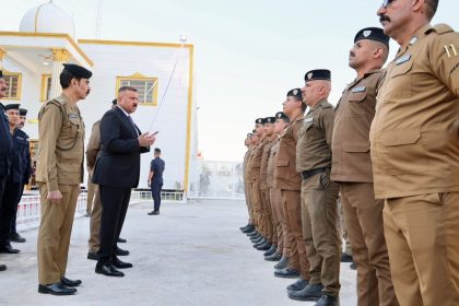 وزير الداخلية يؤكد ضرورة توفير الأجواء المناسبة للمراجعين في جميع مراكز الشرطة