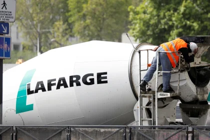 فرنسا: بدء محاكمة شركة لافارج بتهمة تمويل الإرهاب على خلفية مصنعها للإسمنت بسوريا