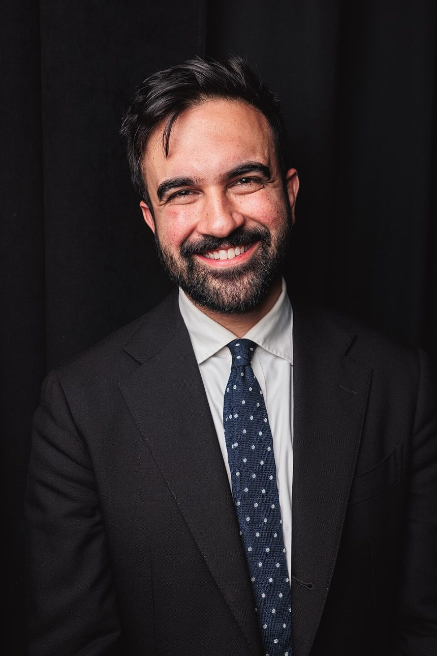 معارض ترامب الشرس زهران ممداني يفوز بمنصب عمدة نيويورك