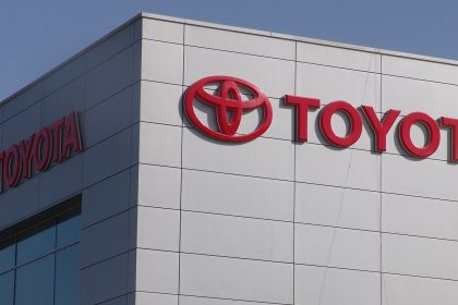 خلل تقني في الكاميرا الخلفية يدفع شركة "تويوتا" لاستدعاء أكثر من مليون سيارة في اميركا