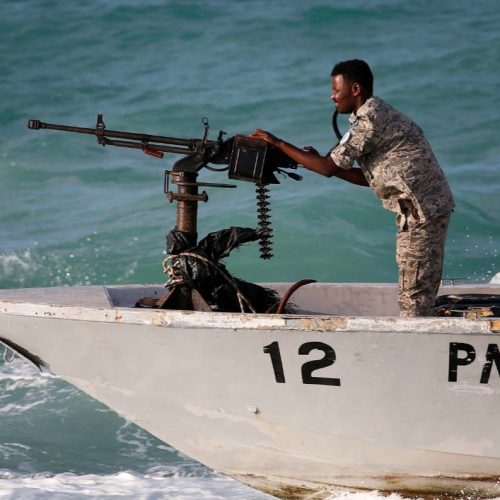 في أقل من 24 ساعة.. قراصنة يهاجون مجدداً سفينة قبالة الصومال