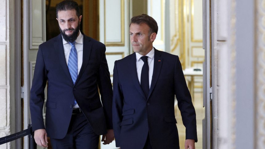 ماكرون يدعو الشرع للانضمام إلى التحالف ضد "داعش"