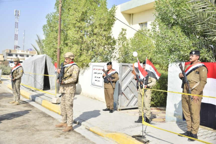 رئاسة أركان الجيش تنفي صدور توجيه بسحب هواتف المنتسبين المكلفين بحماية المراكز الانتخابية