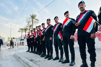 بالصور.. طوابير من الناخبين على مراكز الاقتراع الخاص في بغداد